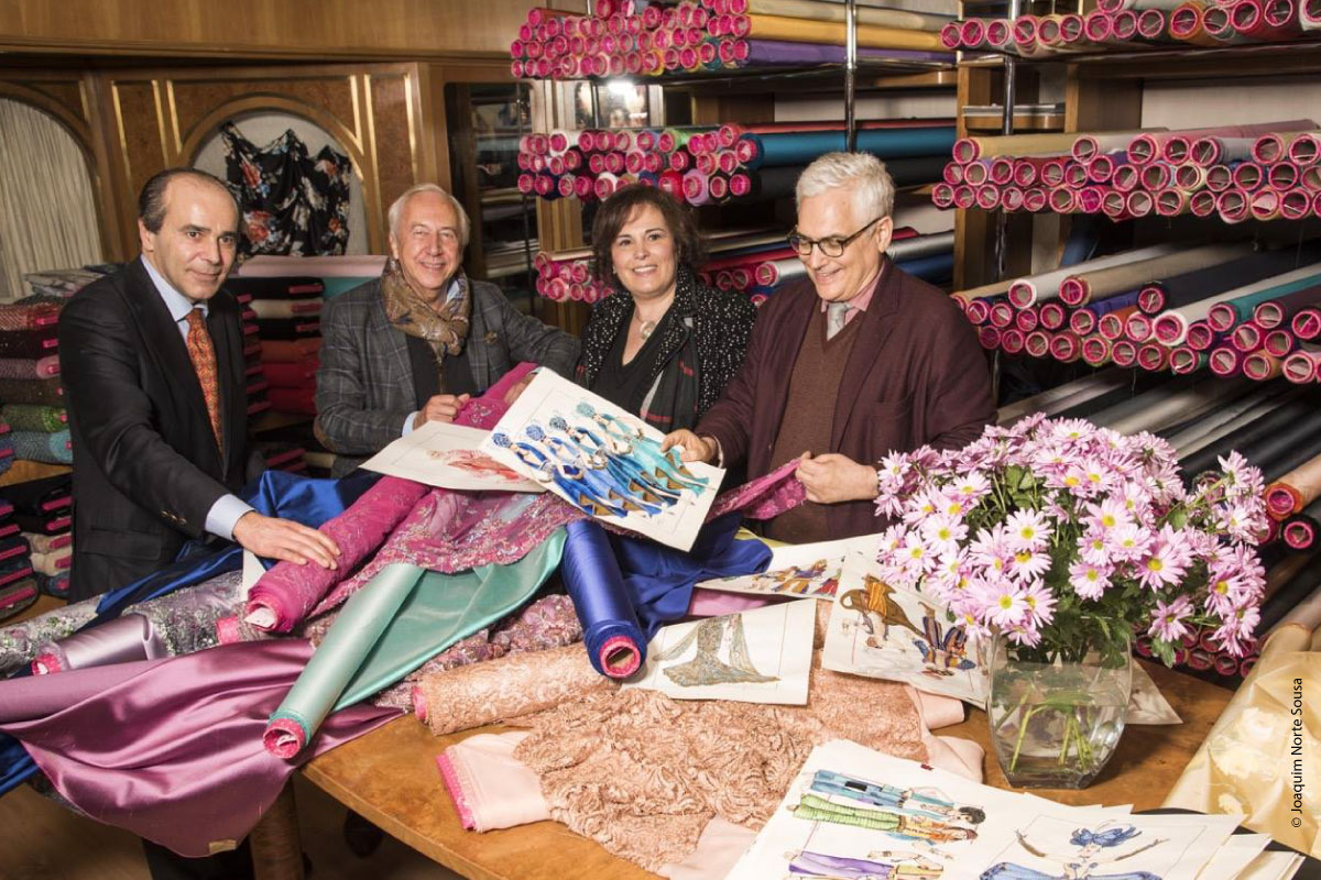 Filipe La Féria Escolhe Tecidos CR Para Musical Autobiográfico - CUNHA RODRIGUES